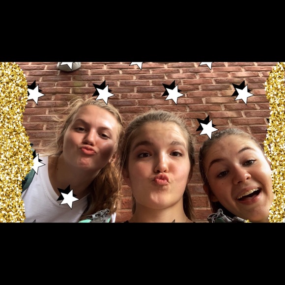 Meet your Posher, Caroline - Picture 1 of 1